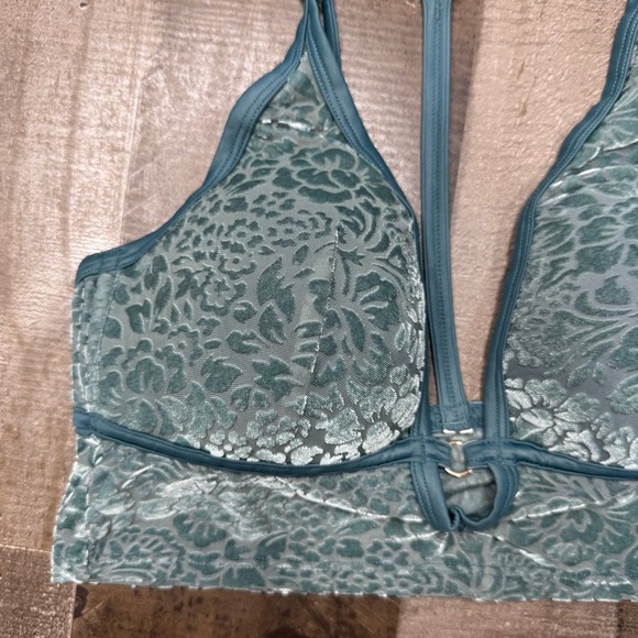 PINK Victoria's Secret Blue/Teal Bralette Medium - Picture 2 of 9